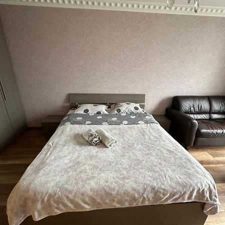Апартаменти Біля Автовокзалу Ternopil Esterno foto