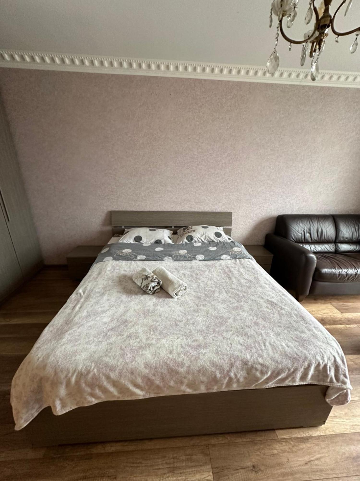 Апартаменти Біля Автовокзалу Ternopil Esterno foto