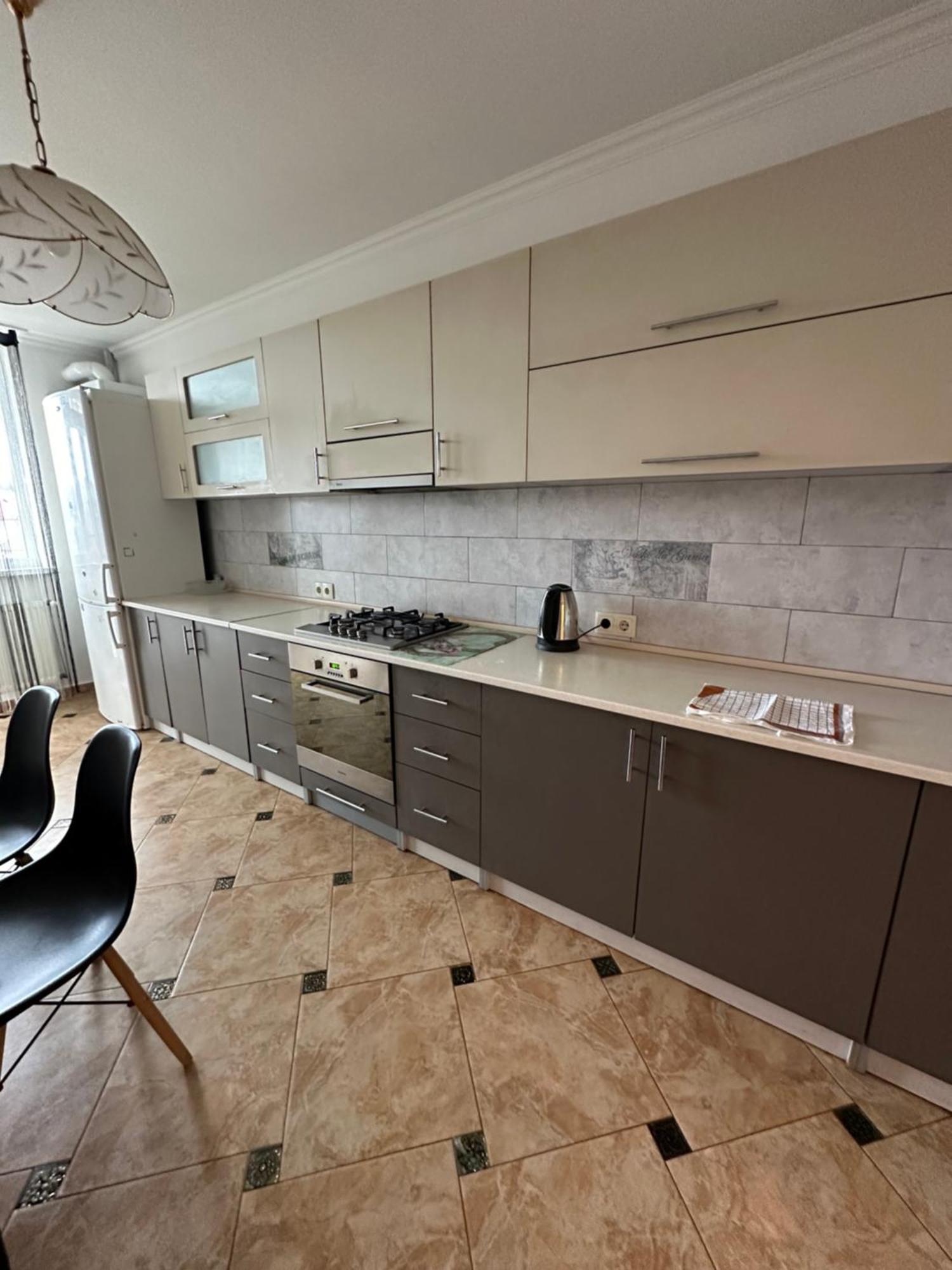 Апартаменти Біля Автовокзалу Ternopil Esterno foto
